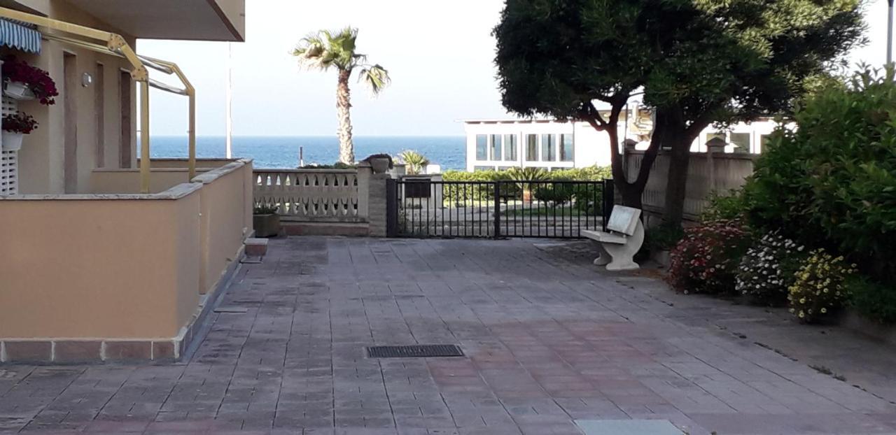 Bilocale Punta Rosa - Fronte Spiaggia Otranto Dış mekan fotoğraf